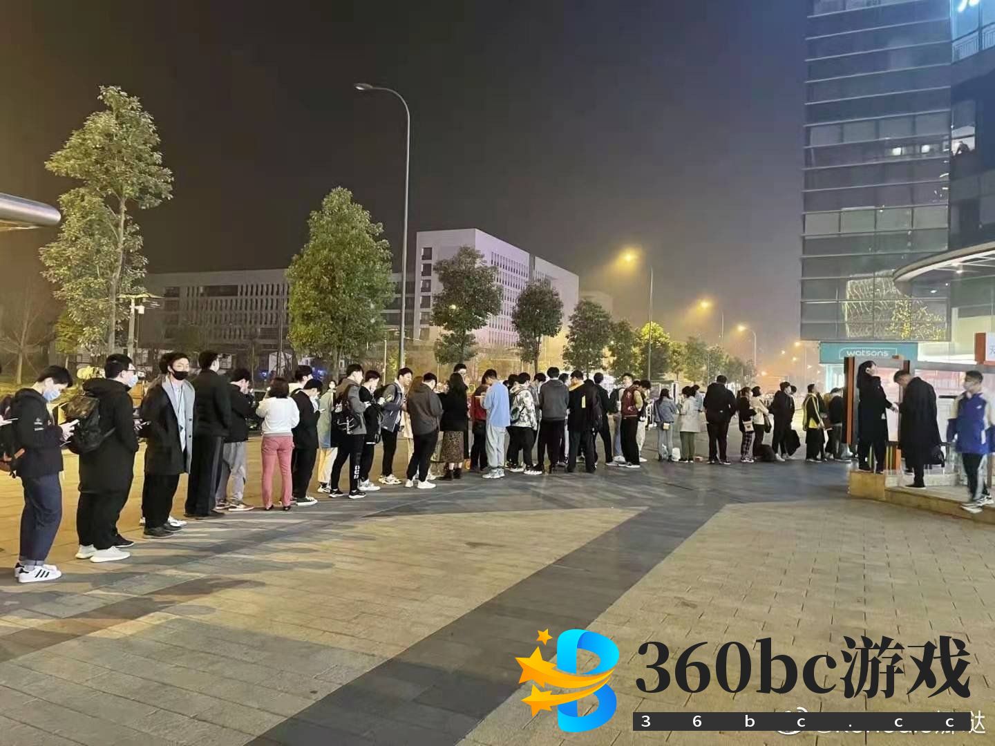 《原神》x肯德基联动被玩家挤爆 因疫情担忧被取消