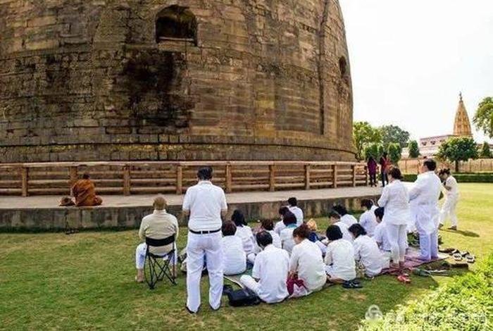 鹿野苑在佛教中的意义 - 鹿野苑说法
