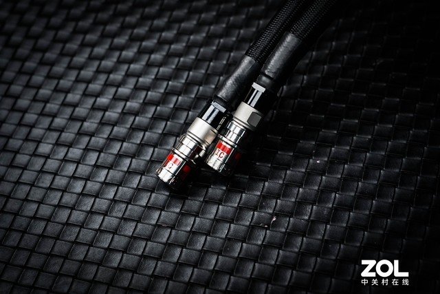 iGame RTX 3090九段评测 显卡界最高待遇